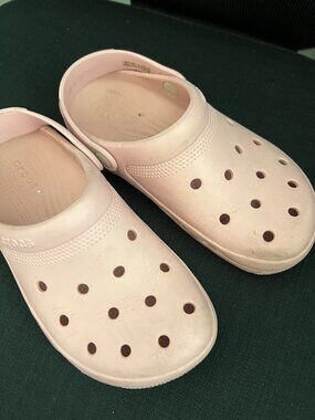 Crocs Pink Classic Casual Slip On Clog Shoes Size 7 Woman, 5 Men